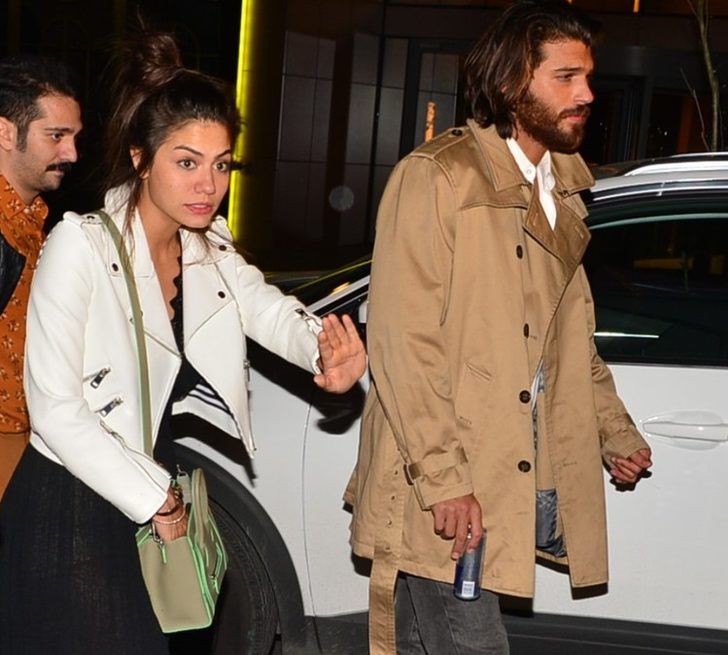 Can Yaman ve Demet Özdemir'den samimi kareler! 1