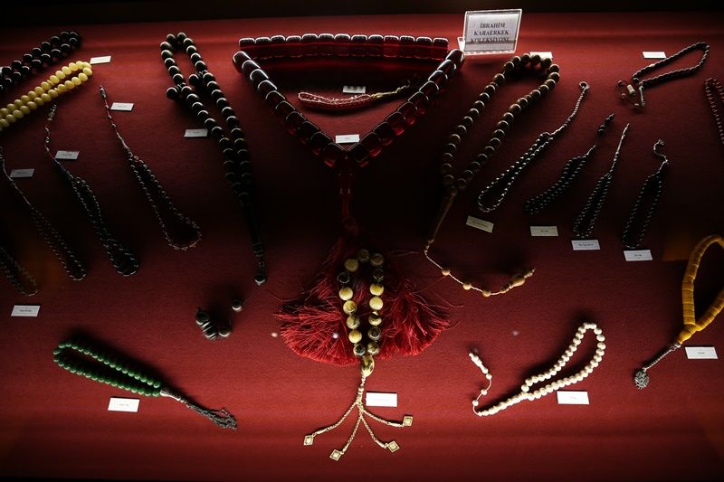 15 bin dolarlık tespih serginin gözdesi oldu... 5