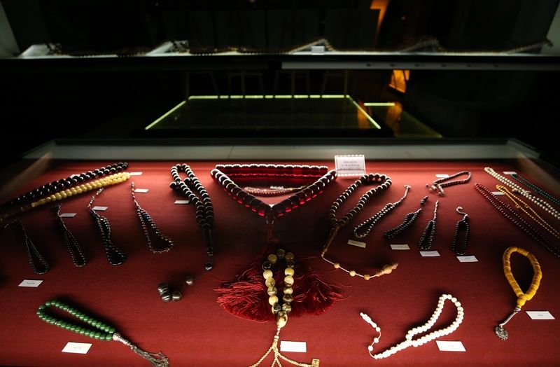 15 bin dolarlık tespih serginin gözdesi oldu... 8
