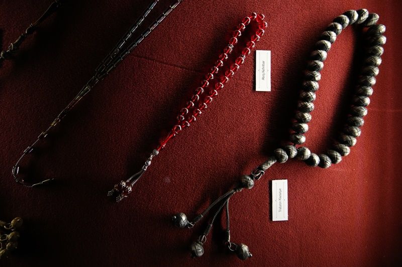 15 bin dolarlık tespih serginin gözdesi oldu... 13
