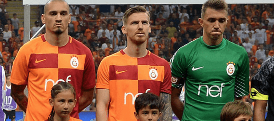"Galatasaray'ın defans hattı korku filmi!" 3