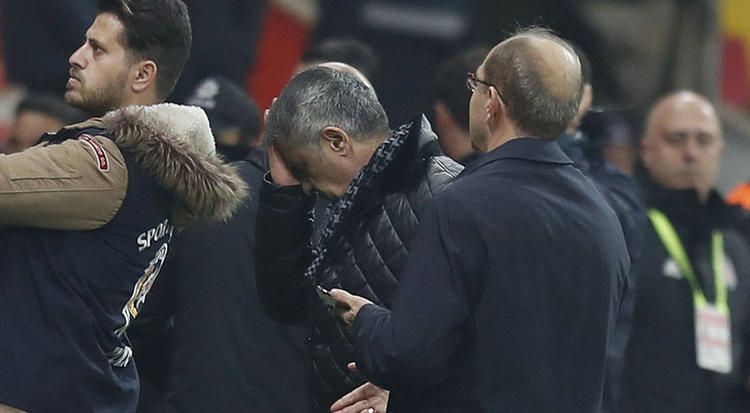 Şenol Güneş gözünü kaybetme tehlikesi atlattı! 1