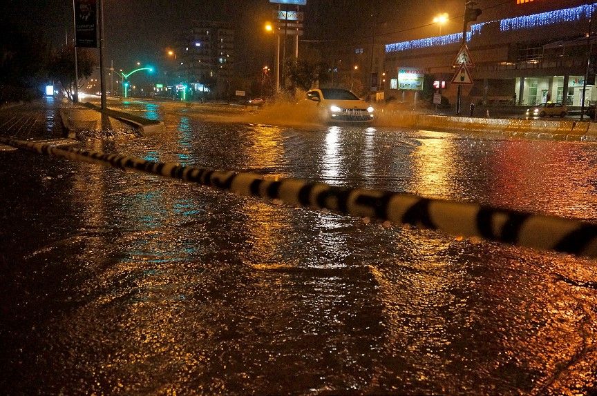 Edirne'yi sağanak yağış ve sel vurdu! 3