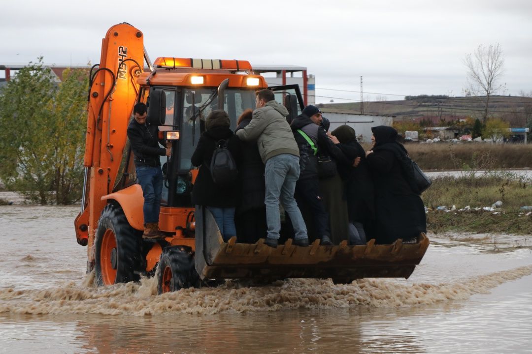 Edirne'yi sağanak yağış ve sel vurdu! 10