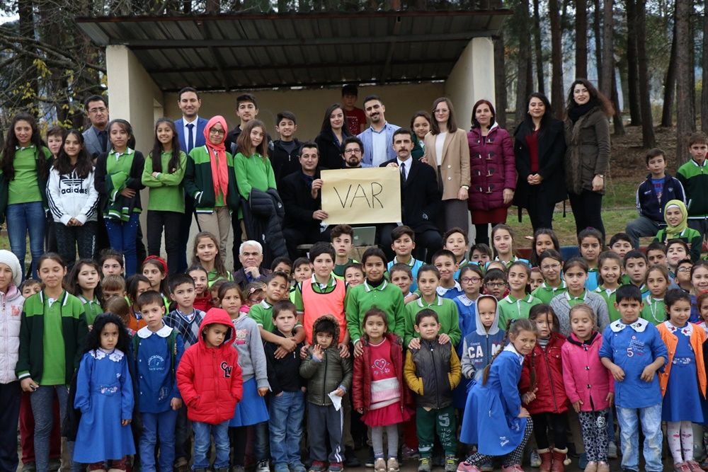 Köy ilkokulunda VAR sistemi kurdular... 8
