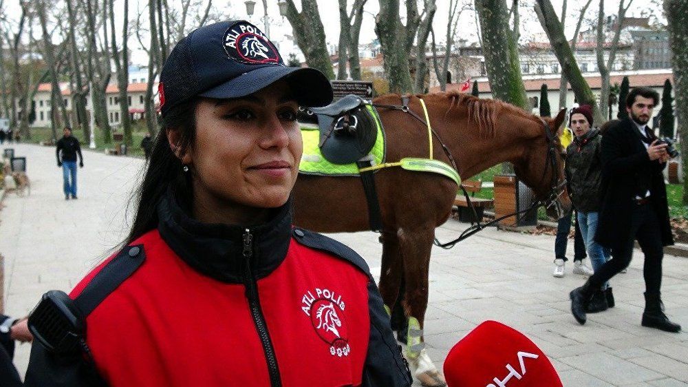 İstanbul Emniyeti'nin kadın süvarileri devriyede! 2