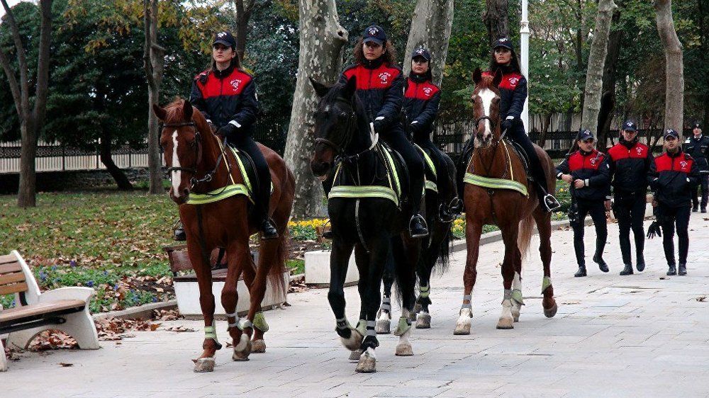 İstanbul Emniyeti'nin kadın süvarileri devriyede! 5