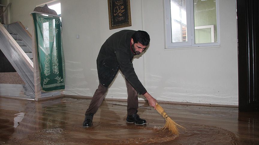 Yoğun kar yağışı nedeniyle 660 köy yolu kapandı! 4