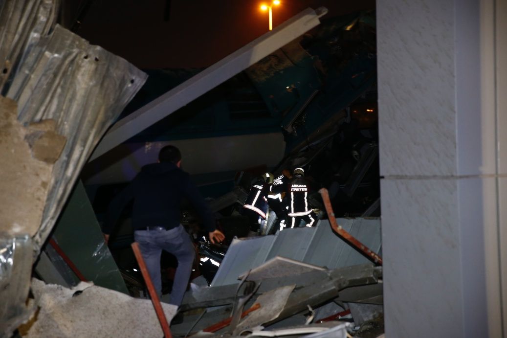 Görüntüler yaşanan dehşeti gözler önüne serdi! 21