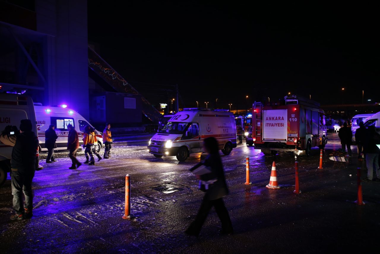 Görüntüler yaşanan dehşeti gözler önüne serdi! 4