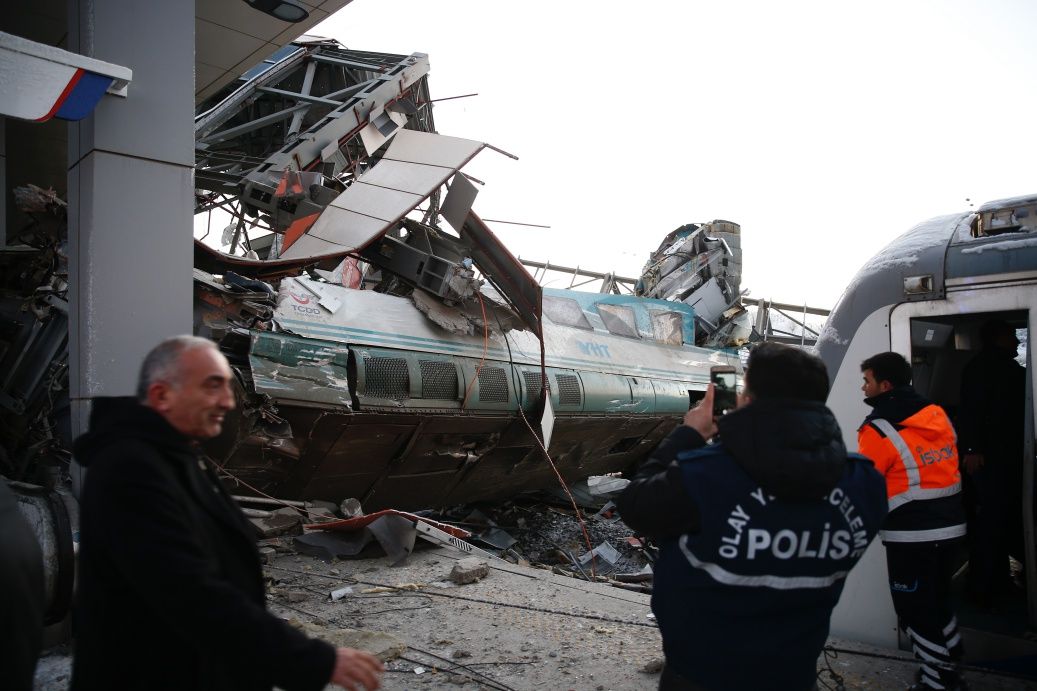 Görüntüler yaşanan dehşeti gözler önüne serdi! 20