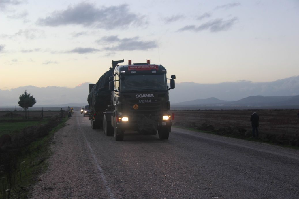 Sınır birliklerine tank ve zırhlı sevkiyatı sürüyor! 5