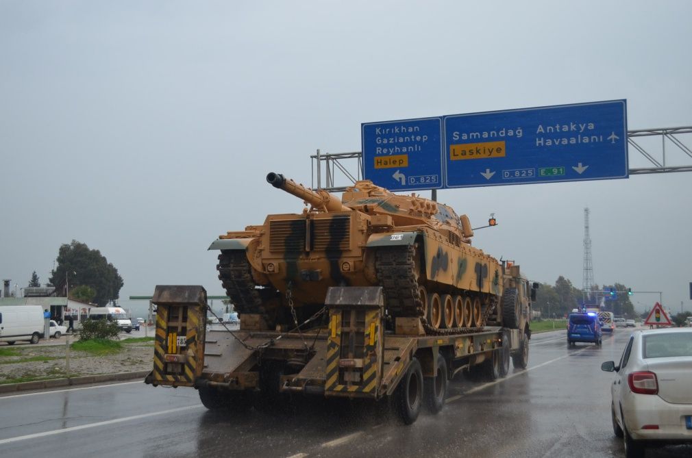 Sınır birliklerine tank ve zırhlı sevkiyatı sürüyor! 1