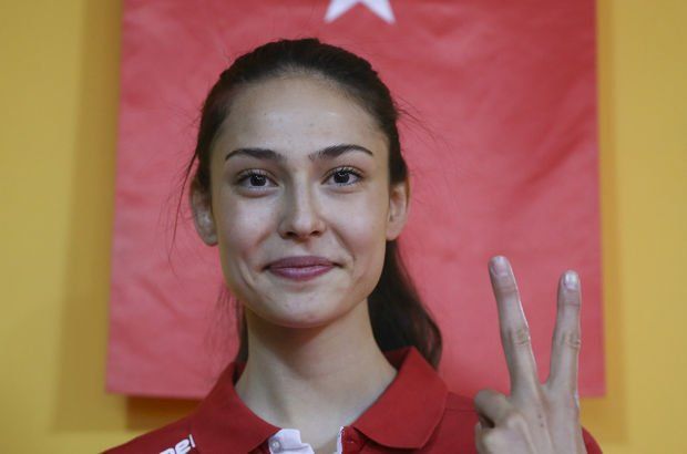 İrem Yaman 'Yılın En Stil Sahibi Kadını' ödülüne aday! 15