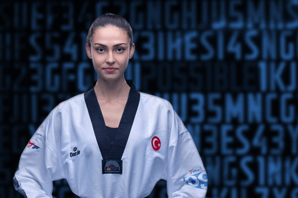 İrem Yaman 'Yılın En Stil Sahibi Kadını' ödülüne aday! 17
