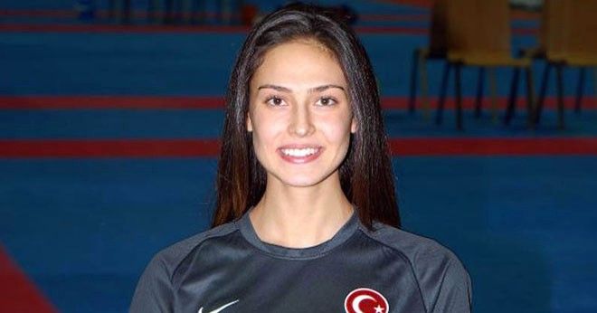 İrem Yaman 'Yılın En Stil Sahibi Kadını' ödülüne aday! 18