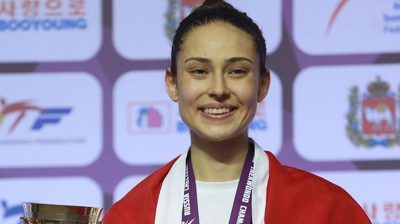 İrem Yaman 'Yılın En Stil Sahibi Kadını' ödülüne aday! 7