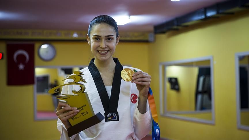 İrem Yaman 'Yılın En Stil Sahibi Kadını' ödülüne aday! 5