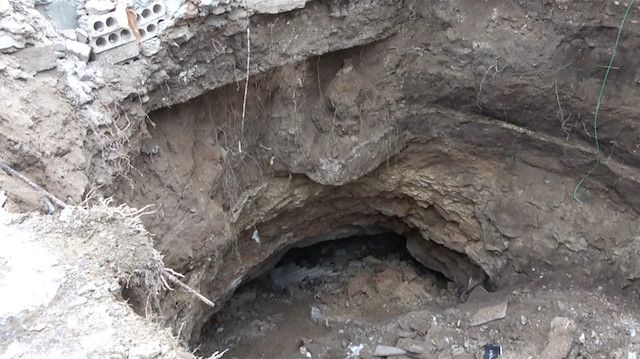 YPG'nin kazdığı tünel başlarına yıkıldı! 1