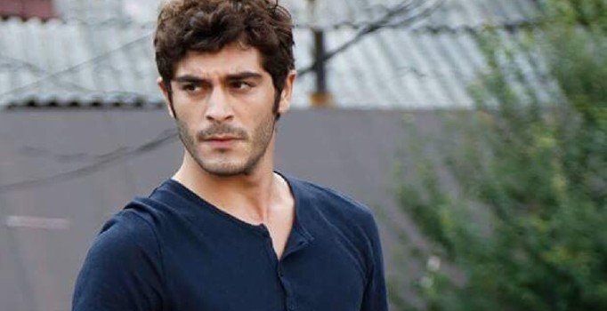 Burak Deniz yeni kız arkadaşıyla yakalandı! 15