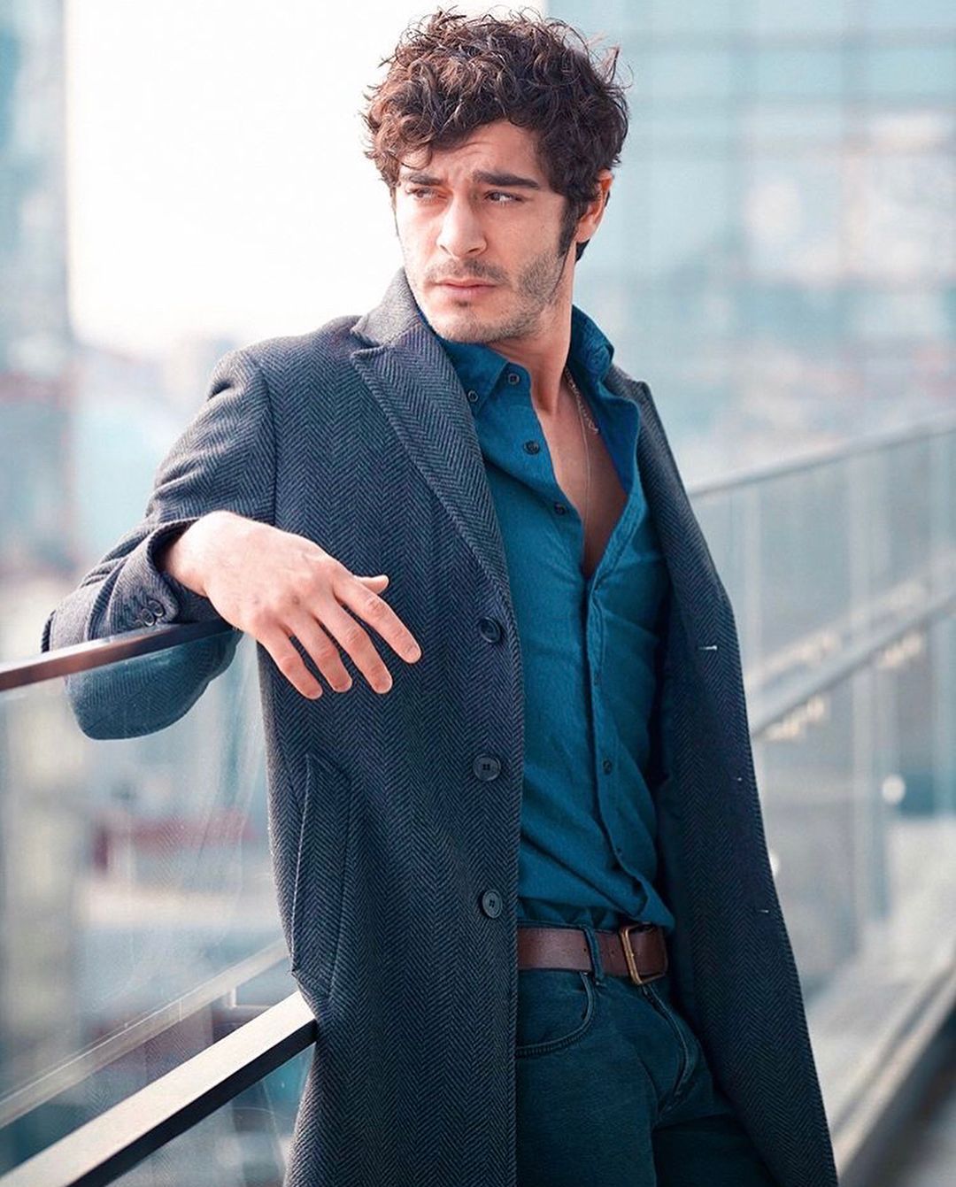 Burak Deniz yeni kız arkadaşıyla yakalandı! 10