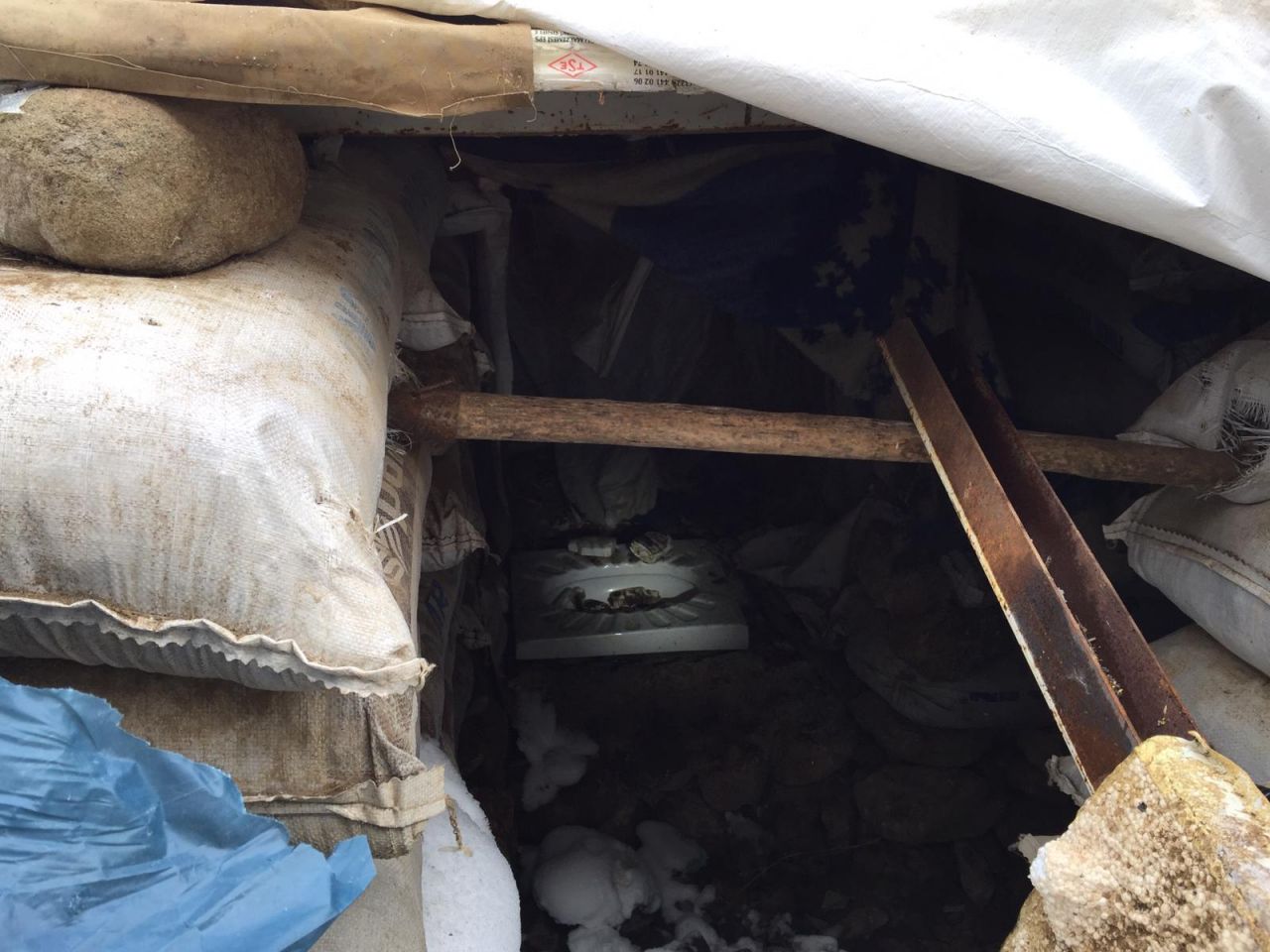 PKK'ya ait 3 odalı sığınak bulundu! 5