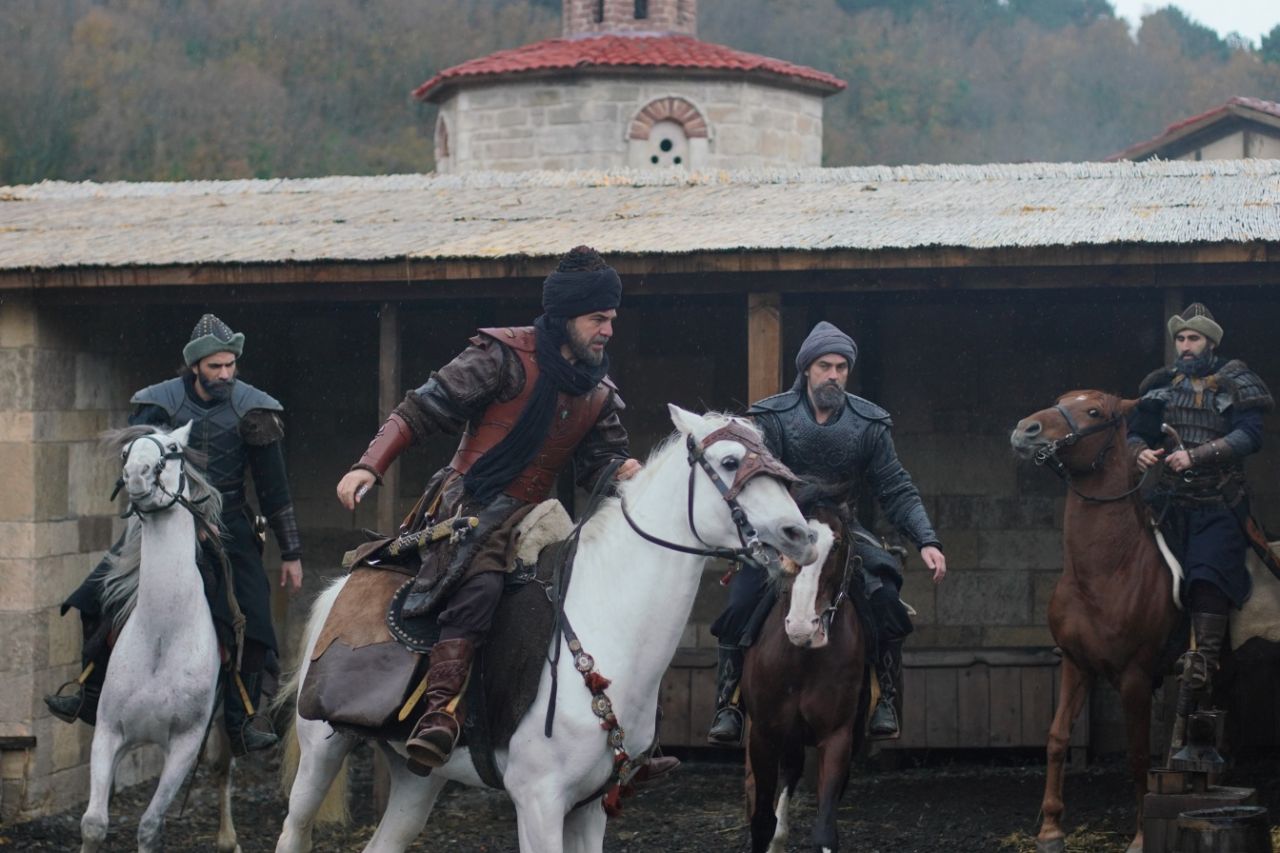 Diriliş Ertuğrul zirvedeki yerini kaptırmıyor! 4