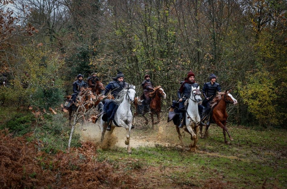 Diriliş Ertuğrul zirvedeki yerini kaptırmıyor! 14