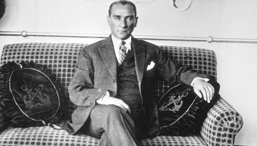 Atatürk'ün Türk subaylarına diktirdiği Chanel üniformalar! 6