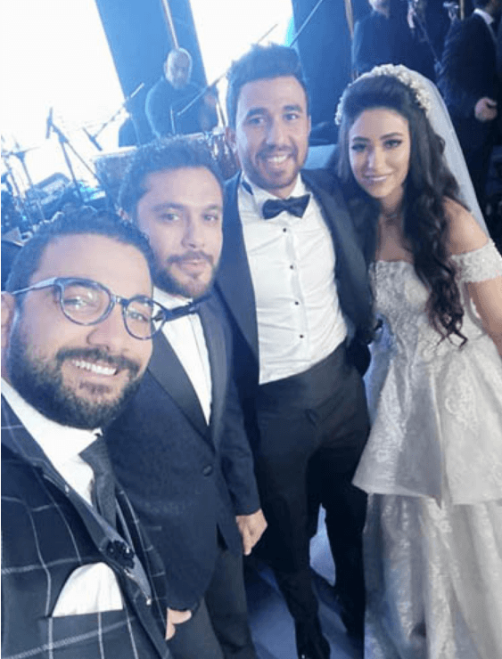 İmzayı attı, annesinin ayağını öptü! 2