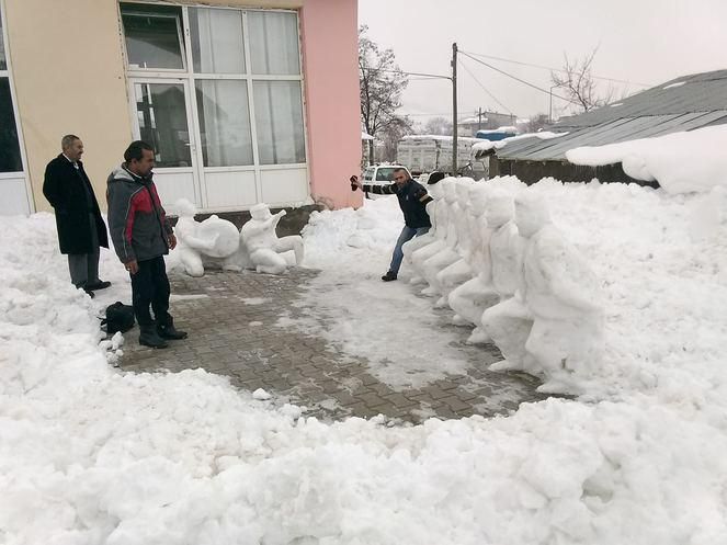 Kardan folklor ekibi yaptı, buza halay çektirdi! 4