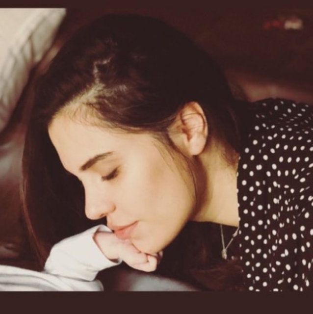 Caner Erkin, Şükran Ovalı'yla olan evliliğinin 2. yılını bu fotoğrafla kutladı 16