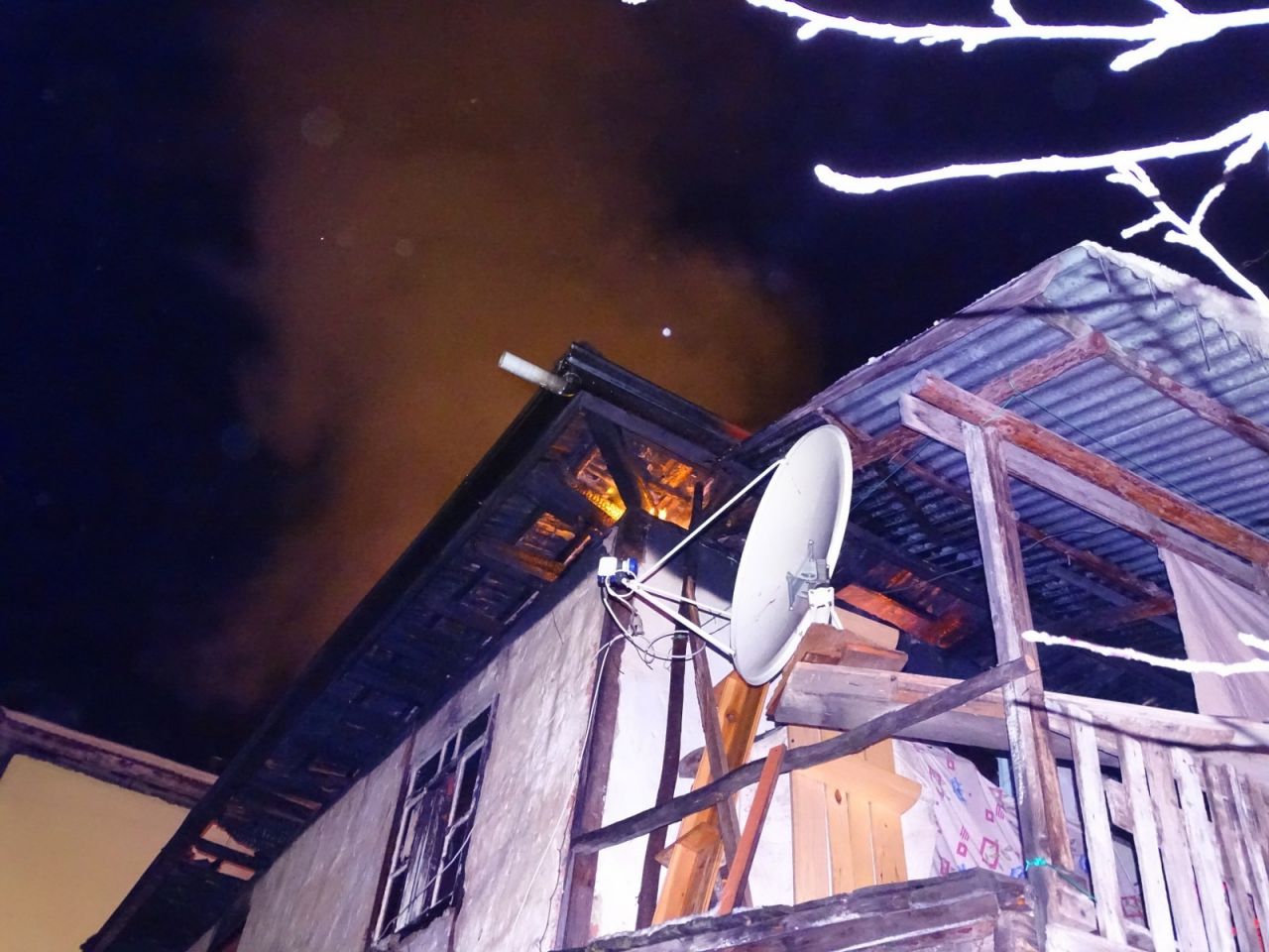 İtfaiye aracı kara saplanınca köylü müdahale etti! 3