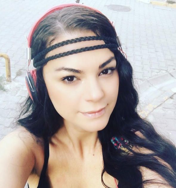 Ünlü şarkıcı bedenini kadavra olarak bağışladı! 2