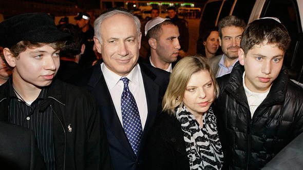 Netanyahu ailesinin skandalları bitmiyor! 11