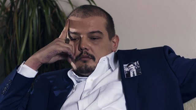 "Günlerdir aynı kazağı giyiyor, telefonunu bile kullanamıyor!" 7