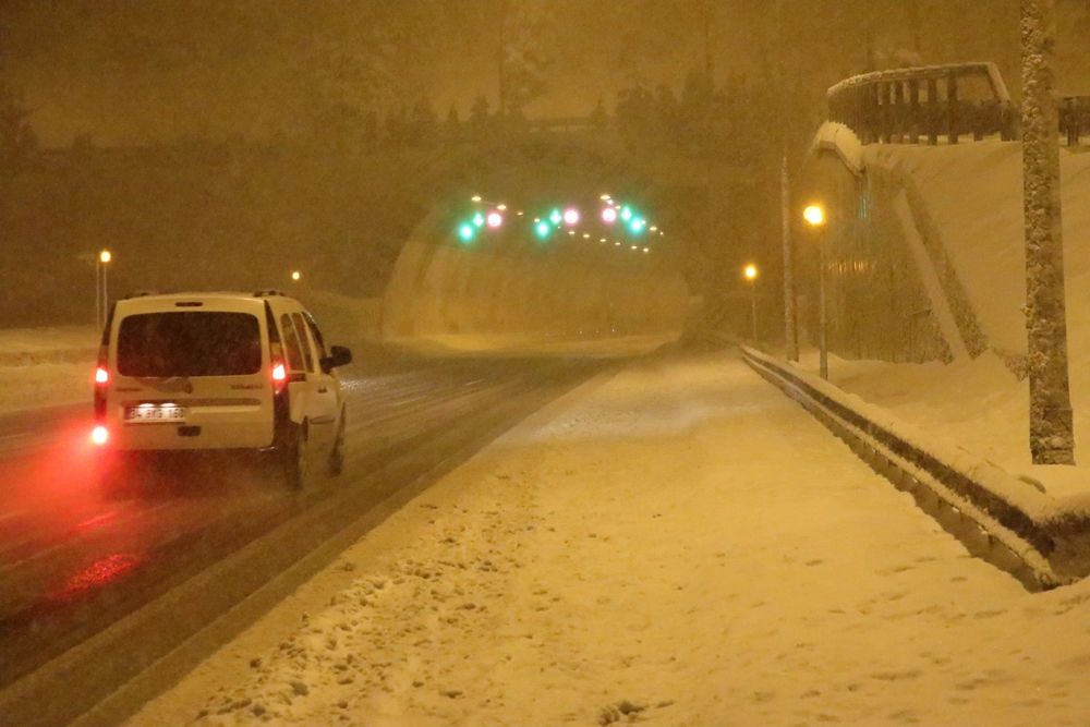 Bolu Dağı geçişi TIR ve kamyonlara kapatıldı... 7