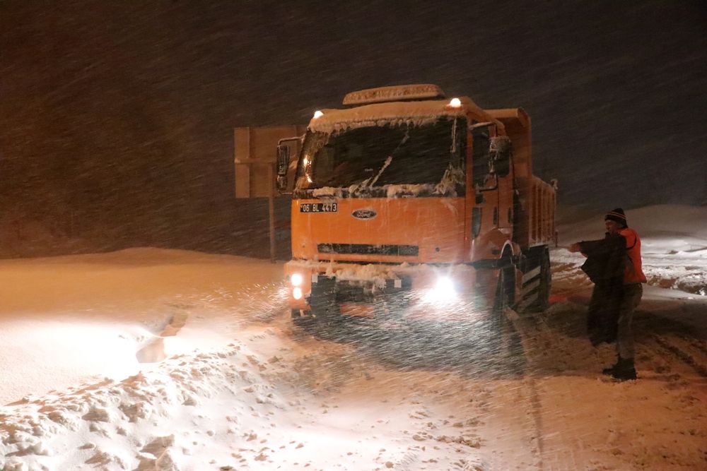 Bolu Dağı geçişi TIR ve kamyonlara kapatıldı... 8