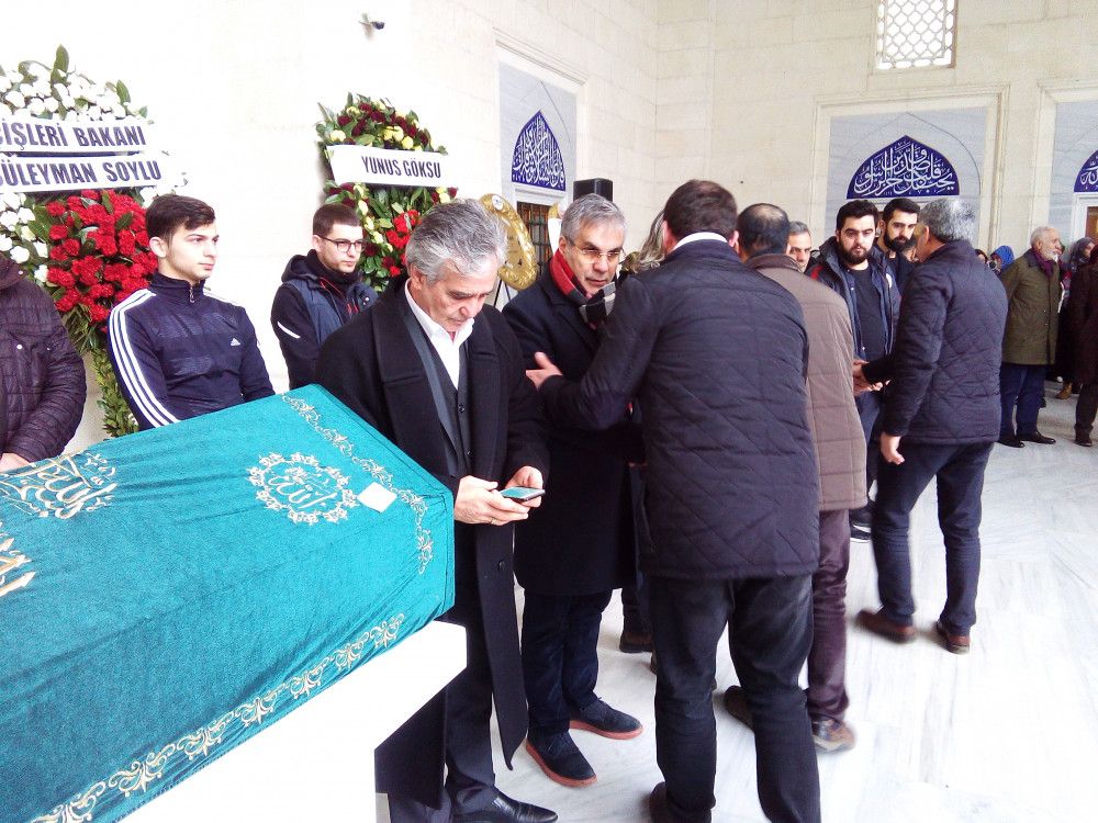 Hadi Özışık'ın babası son yolculuğuna uğurlandı! 18