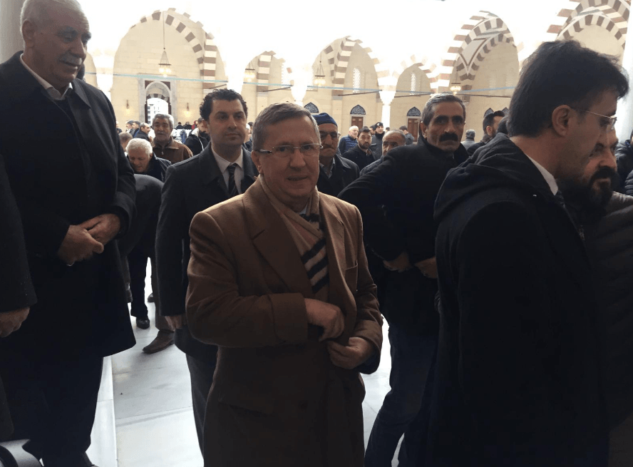 Hadi Özışık'ın babası son yolculuğuna uğurlandı! 12