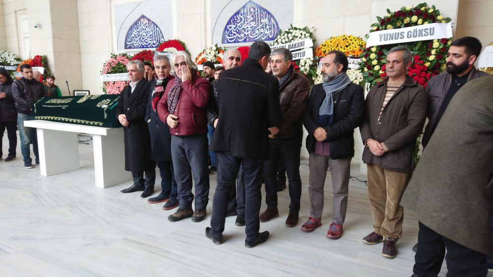 Hadi Özışık'ın babası son yolculuğuna uğurlandı! 16