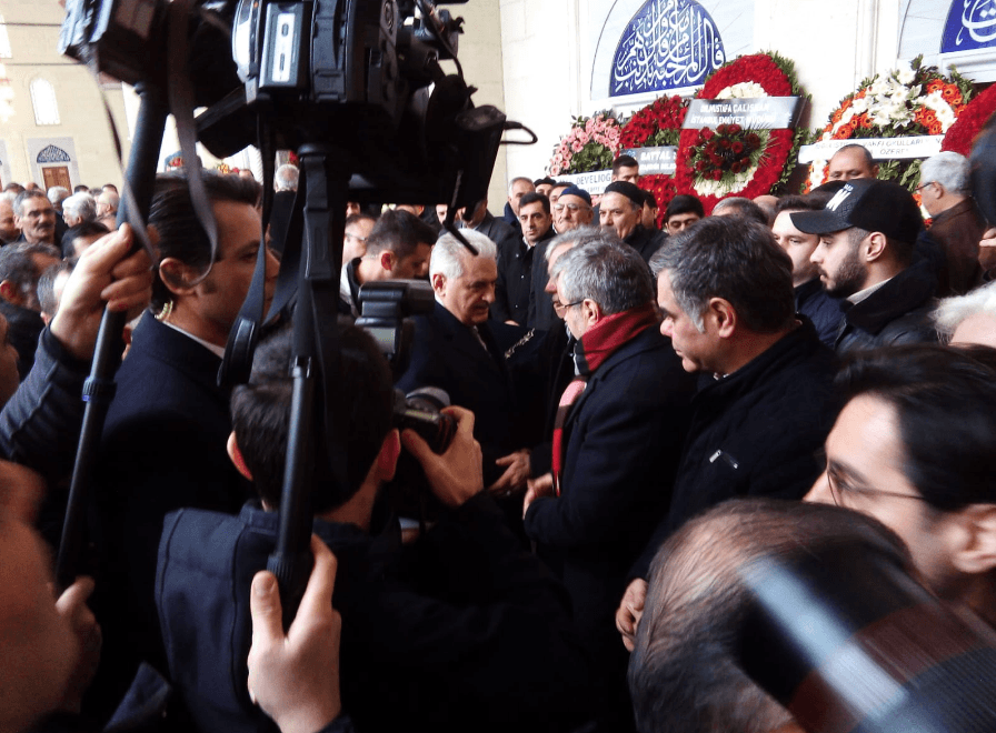 Hadi Özışık'ın babası son yolculuğuna uğurlandı! 3