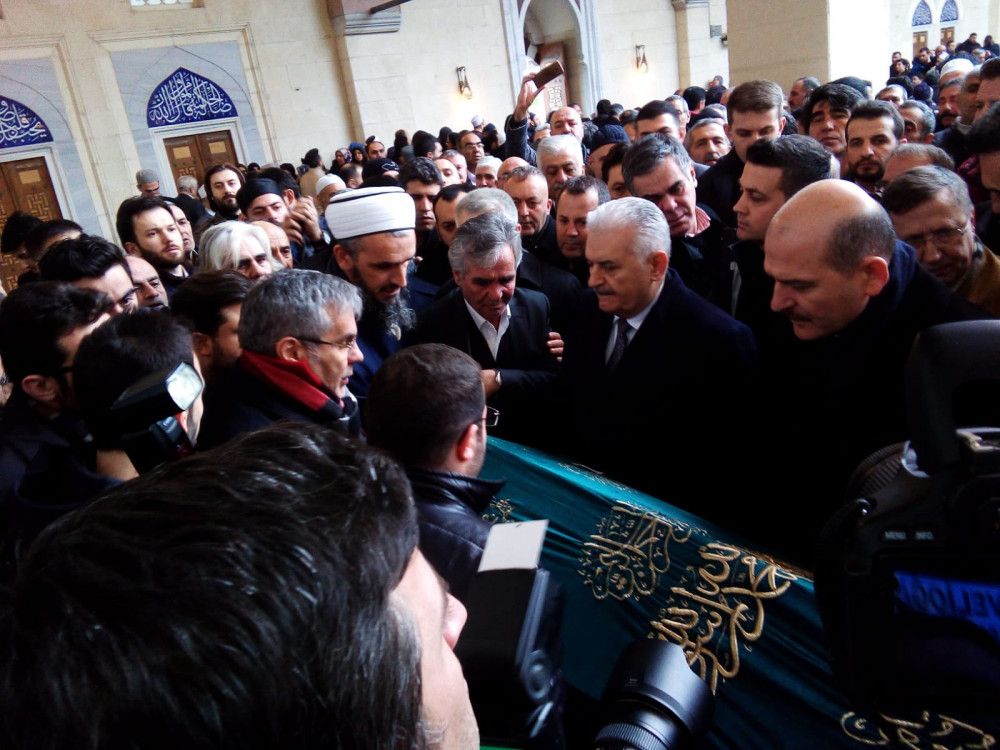 Hadi Özışık'ın babası son yolculuğuna uğurlandı! 8