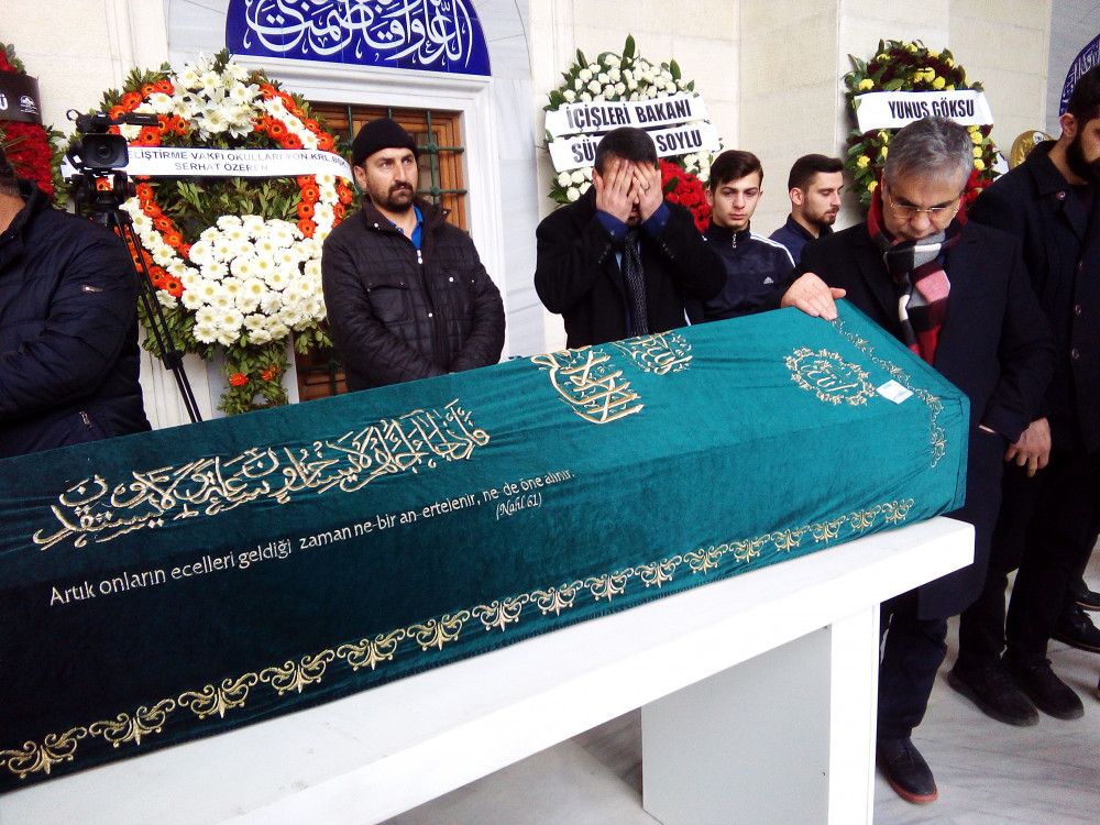Hadi Özışık'ın babası son yolculuğuna uğurlandı! 10