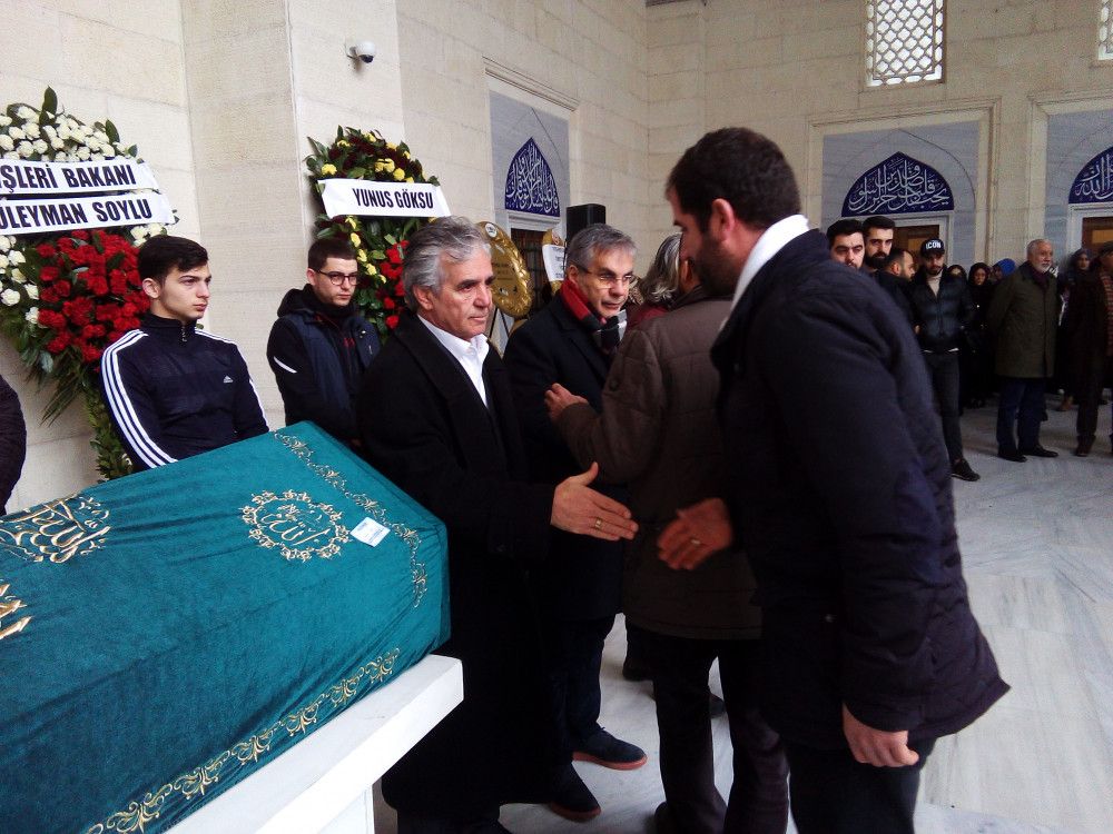 Hadi Özışık'ın babası son yolculuğuna uğurlandı! 13