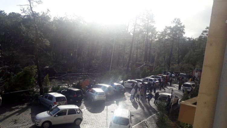 Hortum Antalya'yı yerle bir etti! 22