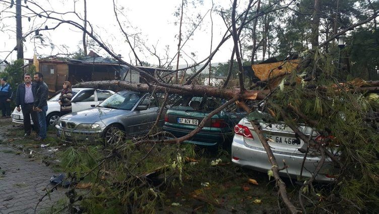 Hortum Antalya'yı yerle bir etti! 13