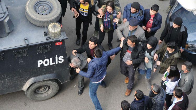 Diyarbakır'ı ayağa kaldırdı! Linç edilecekti... 1