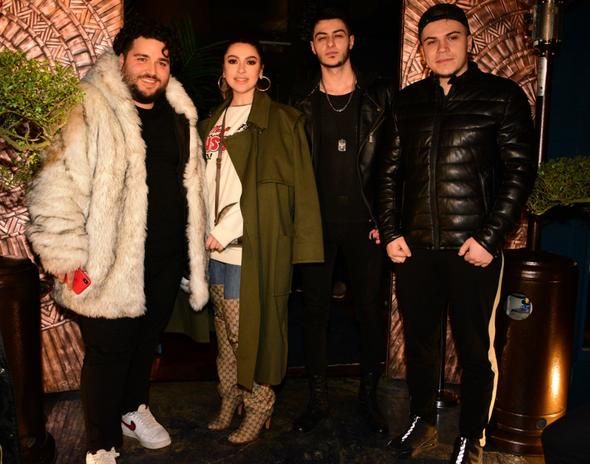 Hadise kapısını kimseye açamaz oldu! 3