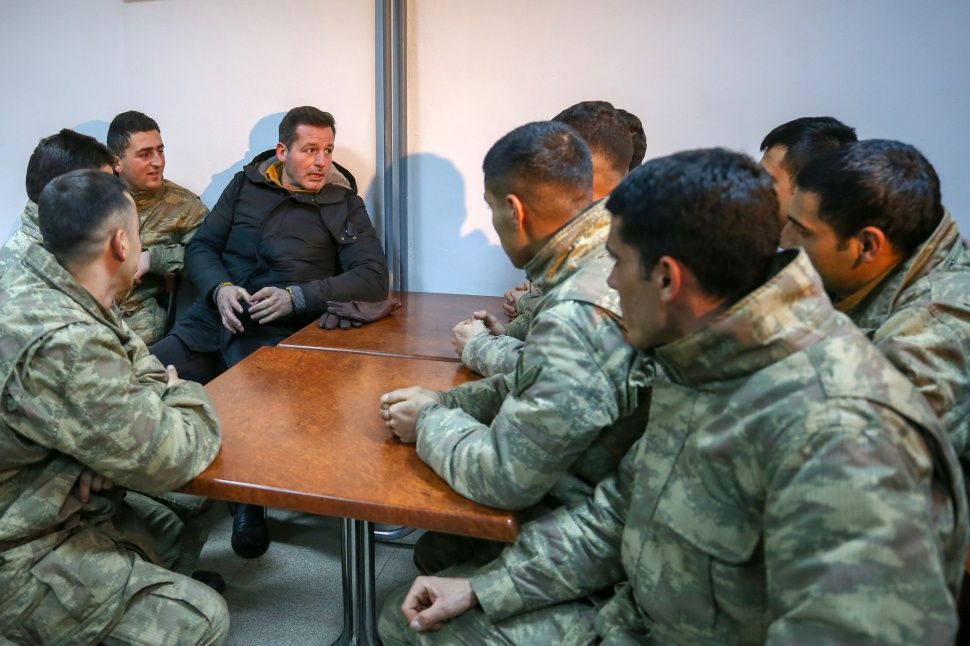 Söz dizisi oyuncuları Mehmetçik'le buluştu! 22